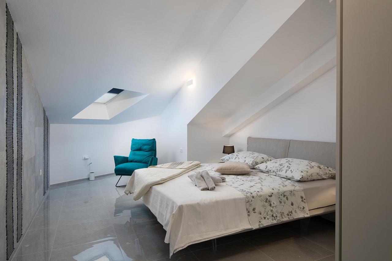 Apartman Damjan Pjescana Uvala Exterior foto